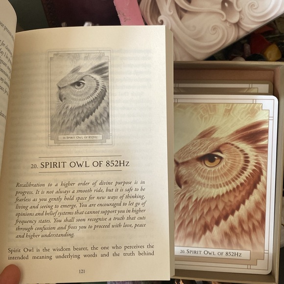 White Light Oracle: Enter the Luminous Heart of the Sacred Oracle Card Deck - Picture 5 of 10